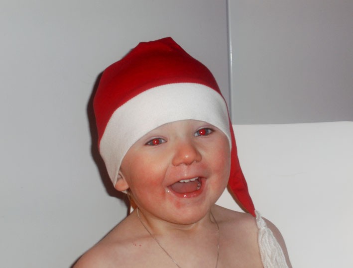 Henry Wäringstam Lögdström 1.5 år i Nordmaling vill önska släkt och vänner en riktigt god jul & ett gott nytt år!
