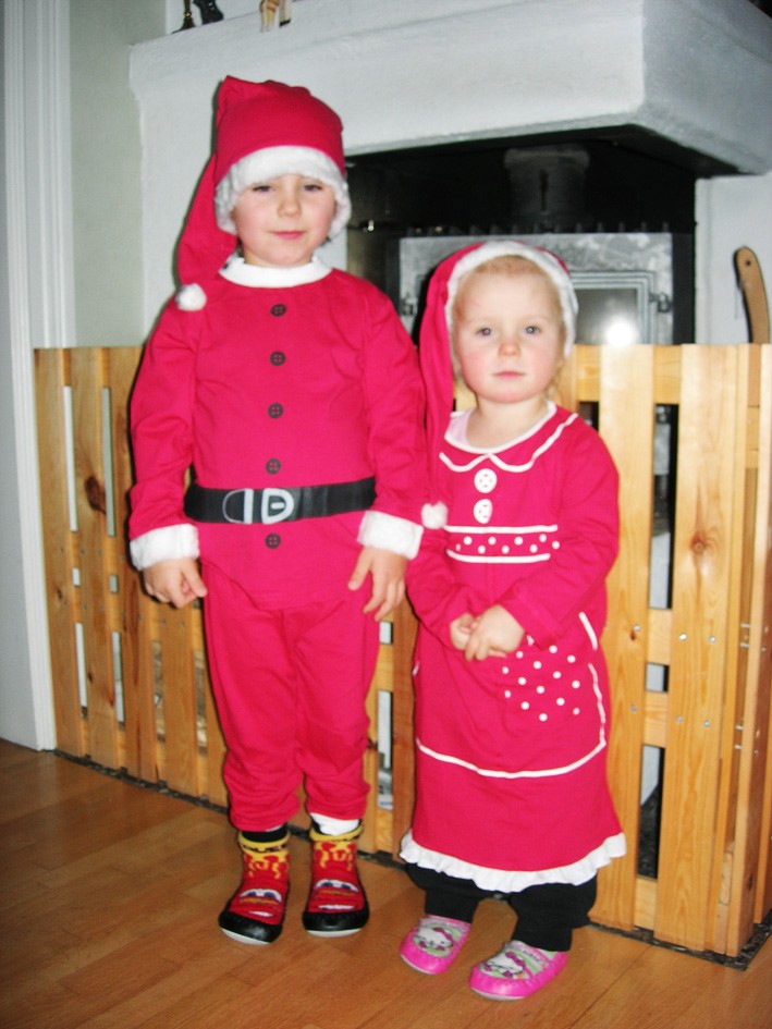 God Jul 
önskar 
Felix och Agnes
Mattsson