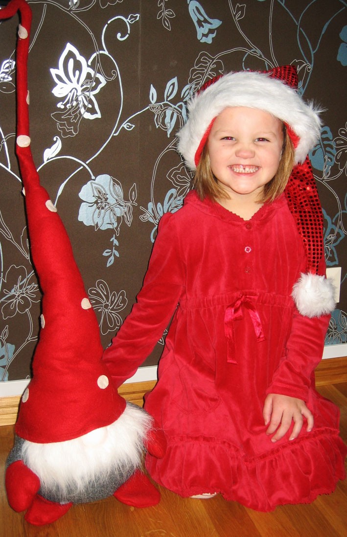 Ida Lindsjö, 4år, Sävar önskar alla hon känner God Jul & Gott Nytt År!