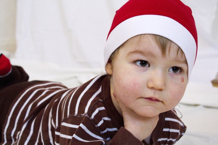 Edvin Gleisner Själin snart 3 år, önskar en riktigt God Jul till hela släkten och alla vänner. 