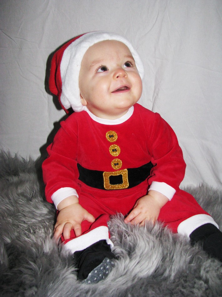 Edward Elofsson önskar familj, släkt och vänner en riktigt God Jul & Ett Gott Nytt År!
