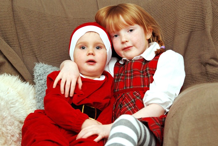 Saga och Vidar önskar God Jul till nära och kära, ingen nämnd ingen glömd!
