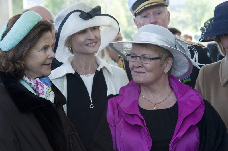 WARSZAWA 2011-05-04
Drottning Silvia ses tillsammans med Anna Maria Corazza Bildt och industriminister Maud Olofsson  under välkomstceremonin vid Presidentpalatset i Warszawa. Det svenska kungaparet är på statsbesök i Polen
Foto Leif R Jansson / SCANPIX / Kod 10020